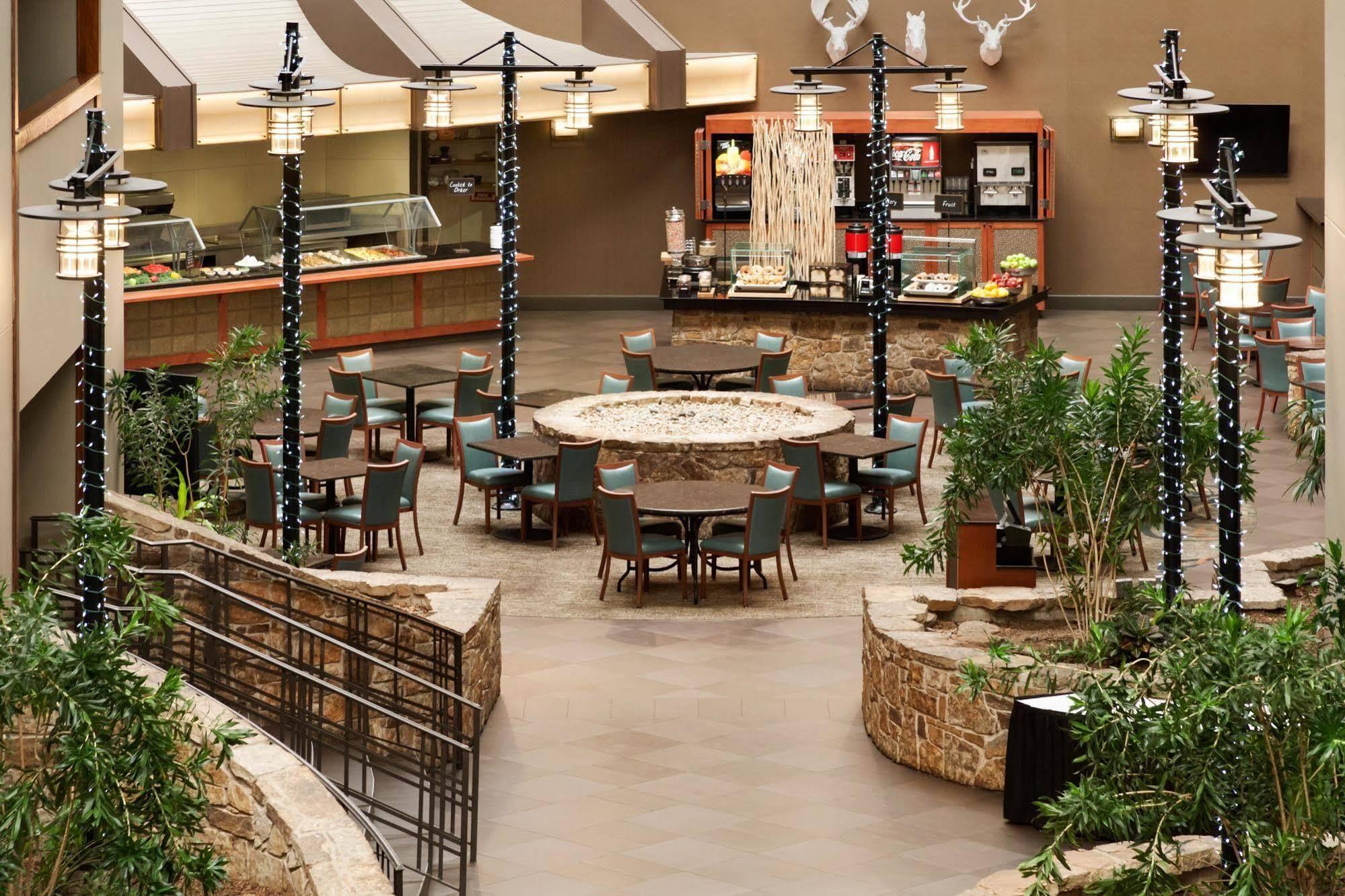 Embassy Suites By Hilton Oklahoma City Will Rogers Airport Εξωτερικό φωτογραφία