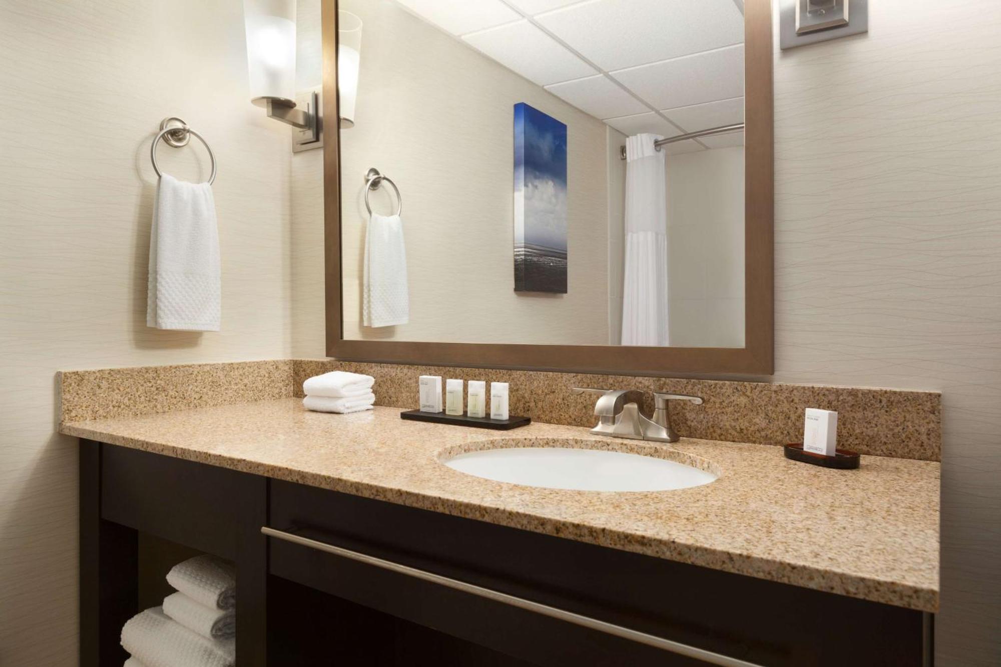 Embassy Suites By Hilton Oklahoma City Will Rogers Airport Εξωτερικό φωτογραφία