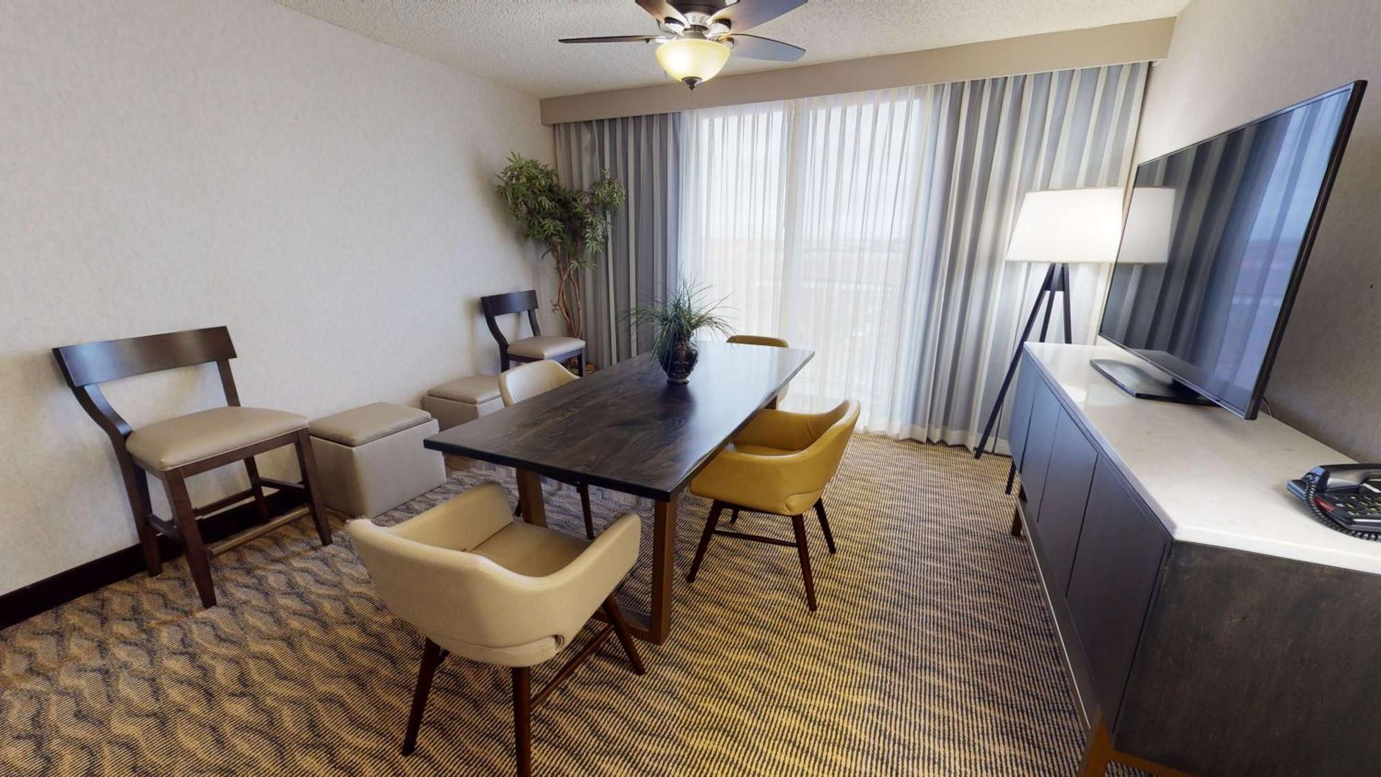 Embassy Suites By Hilton Oklahoma City Will Rogers Airport Εξωτερικό φωτογραφία