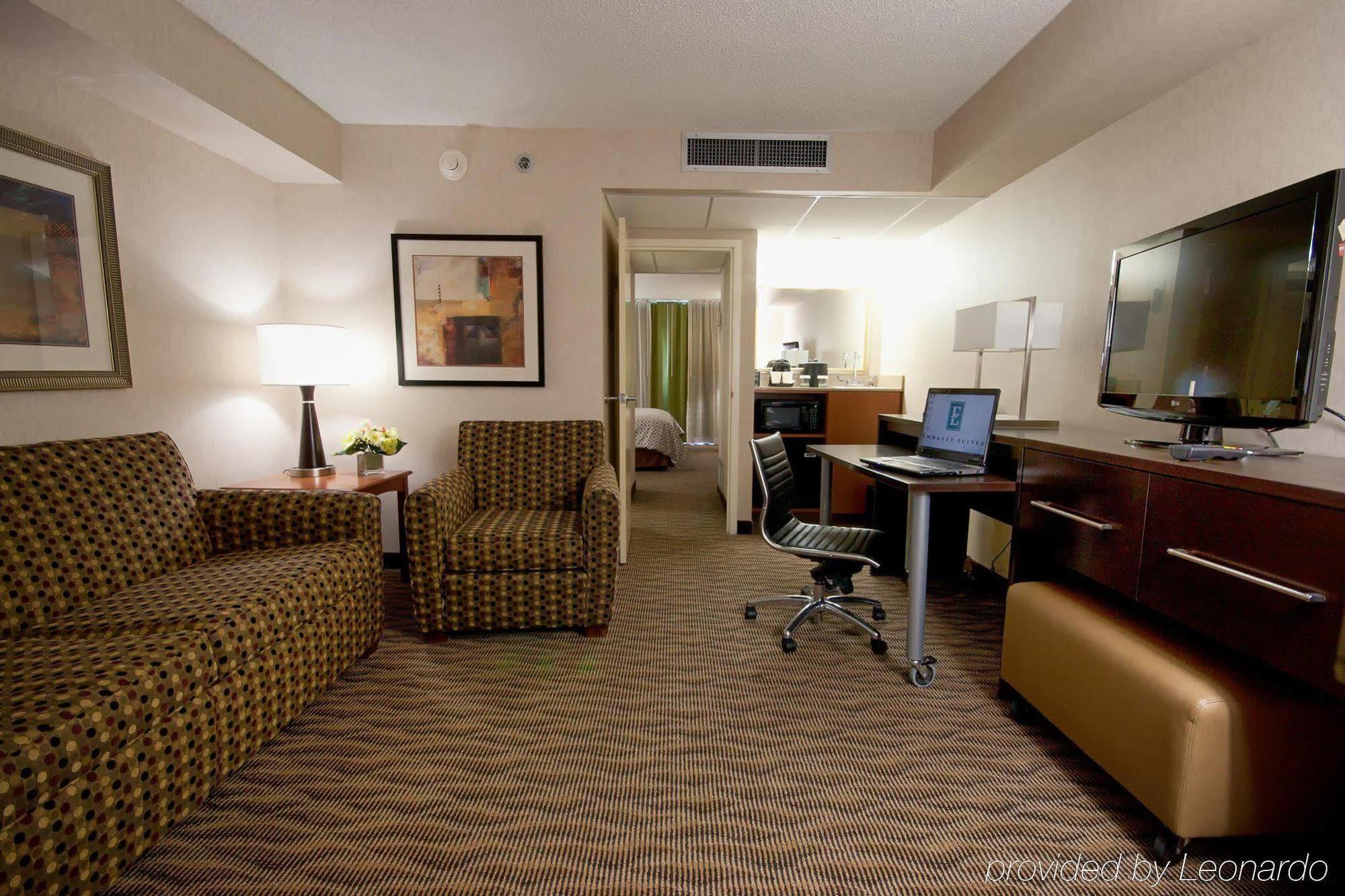 Embassy Suites By Hilton Oklahoma City Will Rogers Airport Εξωτερικό φωτογραφία