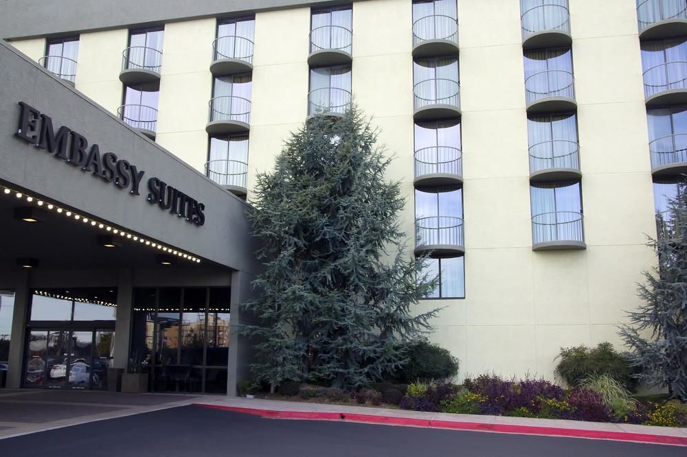 Embassy Suites By Hilton Oklahoma City Will Rogers Airport Εξωτερικό φωτογραφία
